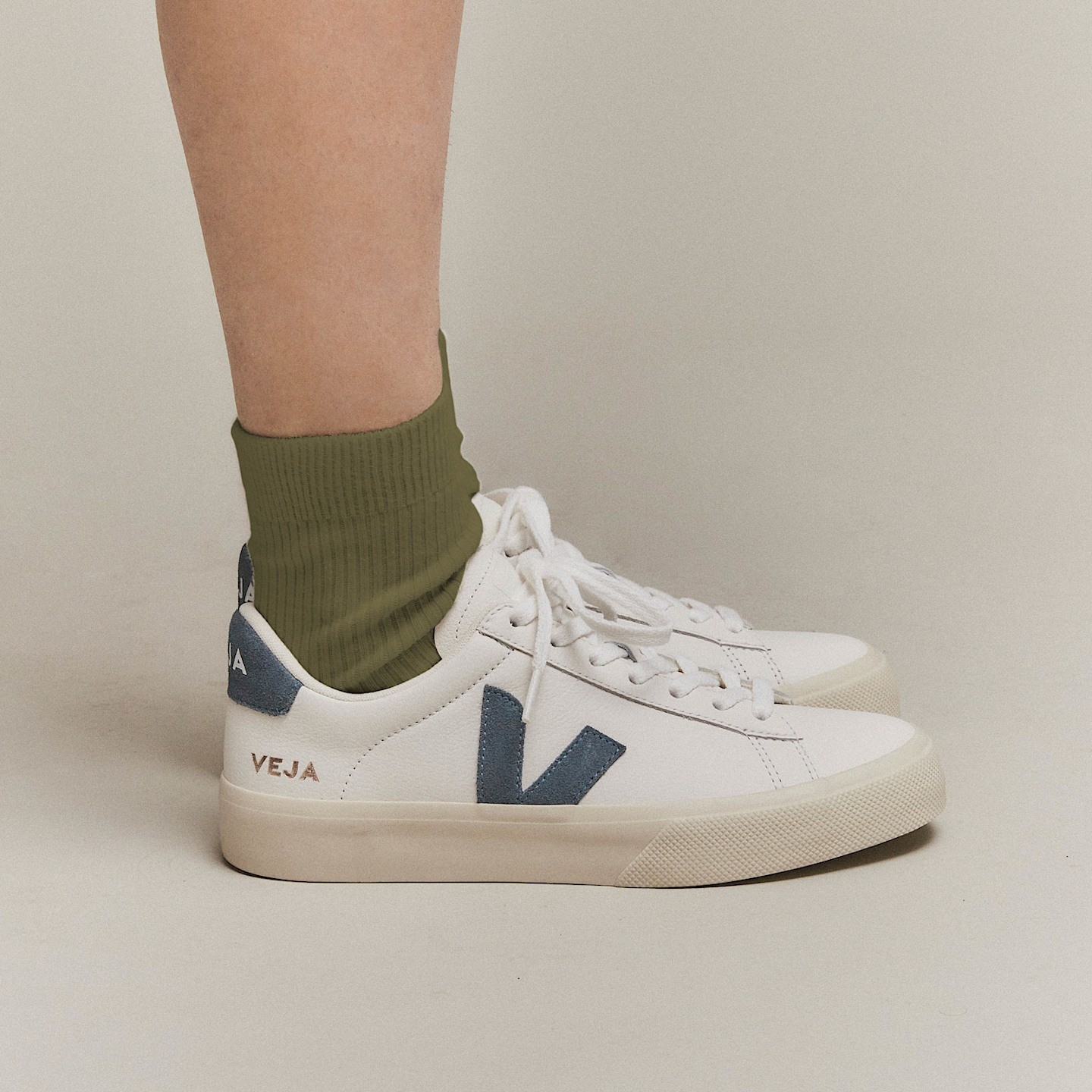 Veja sneakers online kopen bij RIGI Roeselare. Veja sneakers online kopen bij RIGI Roeselare.