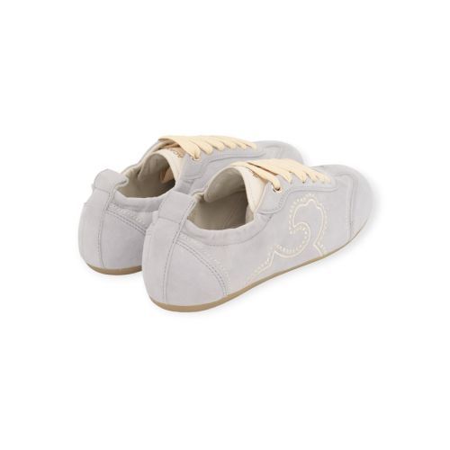 Acanto Girona sneaker in lichtblauw suède voor dames. 