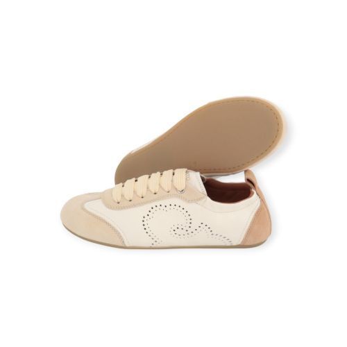 Acanto Levante sneaker in offwit leer met zand suède voor dames. 