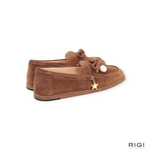 AGL Charmy Charms mocassin in cognac suède voor dames. 