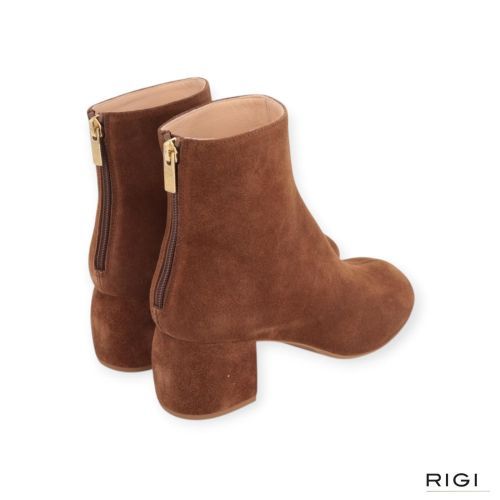 AGL Tina Bootie enkellaars in cognac suède voor dames. 