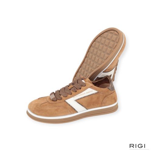 Alexander Smith Thames Woman sneaker in cognac suède met offwit leer. Alexander Smith Thames Woman sneaker in cognac suède met offwit leer.