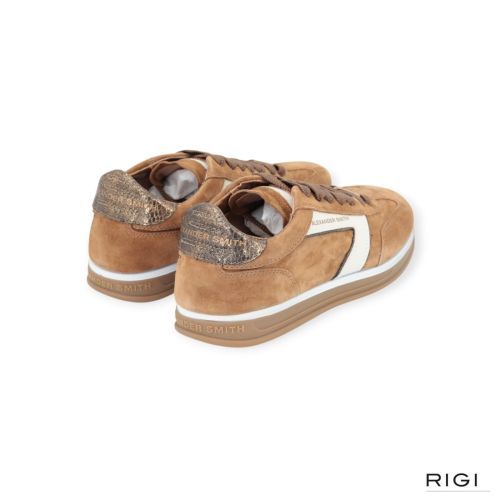 Alexander Smith Thames Woman sneaker in cognac suède met offwit leer. Alexander Smith Thames Woman sneaker in cognac suède met offwit leer.