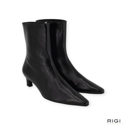 Alohas Ambar S101164-01 enkellaars in zwart leer voor dames. Alohas Ambar S101164-01 enkellaars in zwart leer voor dames.