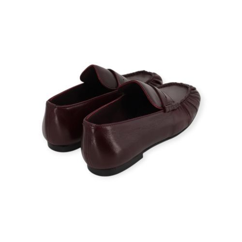 Alohas Aven Rift mocassin in bordeaux burgundy voor dames.