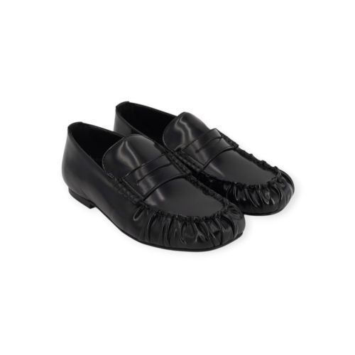 Alohas Aven Rift mocassin in zwart glad leer voor dames.