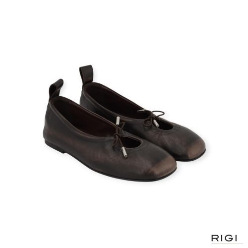 Alohas Rosalind Brushed S101318-01 Ballerina voor dames in bruin brushed leer. Alohas Rosalind Brushed S101318-01 Ballerina voor dames in bruin brushed leer.