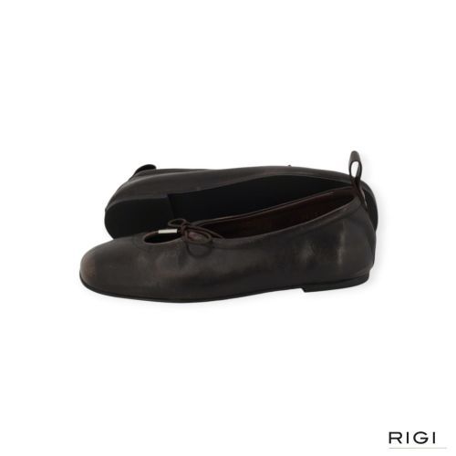 Alohas Rosalind Brushed S101318-01 Ballerina voor dames in bruin brushed leer. Alohas Rosalind Brushed S101318-01 Ballerina voor dames in bruin brushed leer.