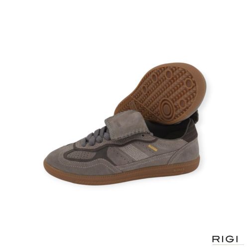 Alohas Tb. 490 Club S100917-06 sneaker in grijs suède voor dames. Alohas Tb. 490 Club S100917-06 sneaker in grijs suède voor dames.