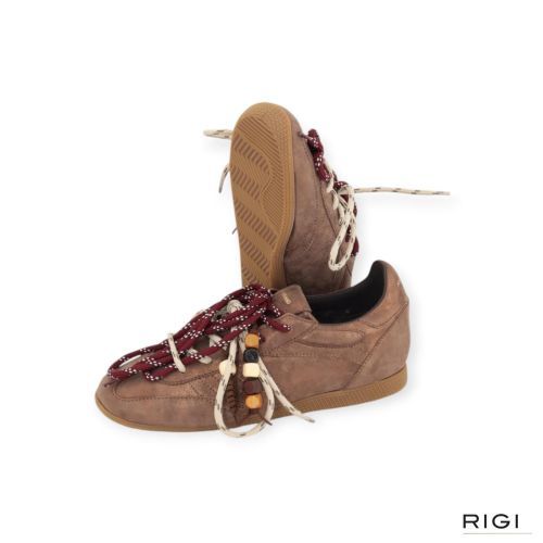 Ama Brand Athl 4795 dames sneaker in roze suede leer met veters. Ama Brand Athl 4795 dames sneaker in roze suede leer met veters.