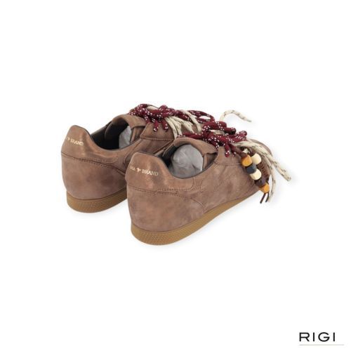 Ama Brand Athl 4795 dames sneaker in roze suede leer met veters. Ama Brand Athl 4795 dames sneaker in roze suede leer met veters.