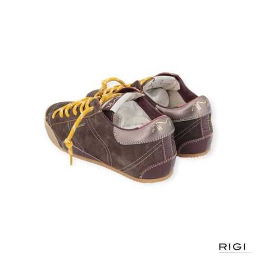 Ama-Brand Groun sneaker voor dames in bruin suède. Ama-Brand Groun sneaker voor dames in bruin suède.