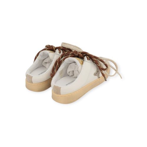 Ama Brand Sabot sneaker voor dames in wit leer. Ama Brand Sabot sneaker voor dames in wit leer.