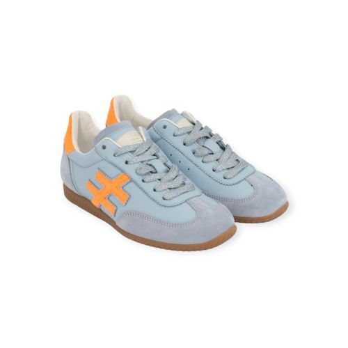 Another Trend Lino sneaker in licht blauw met fluo oranje voor dames. 