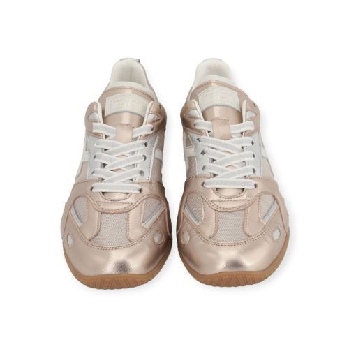Another Trend Juliette sneaker in goud shining leer voor dames. Another Trend Juliette sneaker in goud shining leer voor dames.