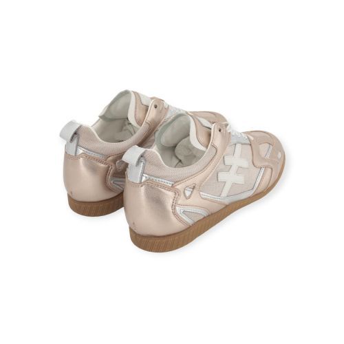 Another Trend Juliette sneaker in goud shining leer voor dames. Another Trend Juliette sneaker in goud shining leer voor dames.