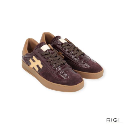 Another Trend Iconic II dames sneaker in het bordeaux lak leer.