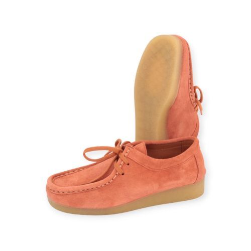 Belang dames veterschoen in oranje suede. Belang dames veterschoen in oranje suede.