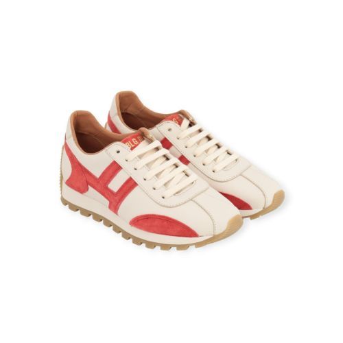 Belang dames sneaker in off wit leer met rood accent. Belang dames sneaker in off wit leer met rood accent.
