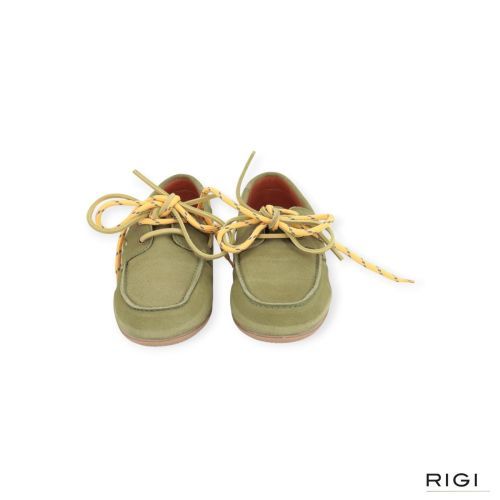 Belang dames mocassin / bootschoen in groen suede leer. Belang dames mocassin / bootschoen in groen suede leer.