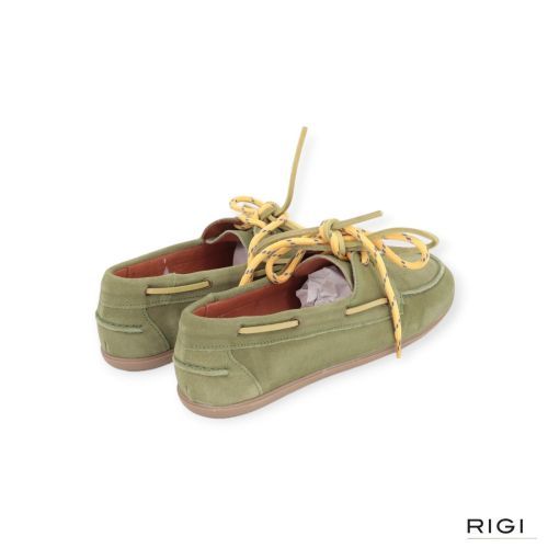 Belang dames mocassin / bootschoen in groen suede leer. Belang dames mocassin / bootschoen in groen suede leer.