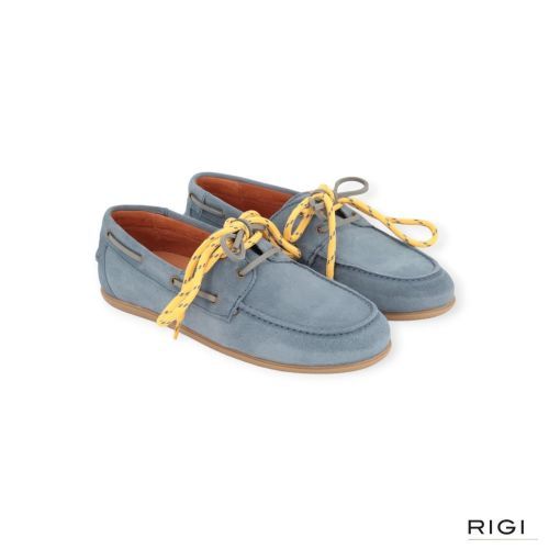 Belang dames mocassin / bootschoen in licht blauw suede leer. Belang dames mocassin / bootschoen in licht blauw suede leer.