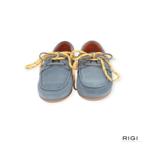 Belang dames mocassin / bootschoen in licht blauw suede leer. Belang dames mocassin / bootschoen in licht blauw suede leer.