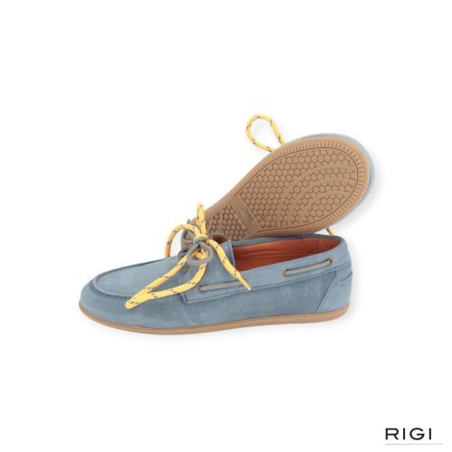 Belang dames mocassin / bootschoen in licht blauw suede leer. Belang dames mocassin / bootschoen in licht blauw suede leer.