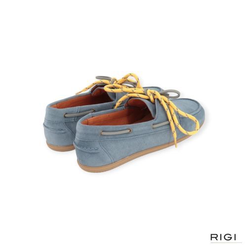 Belang dames mocassin / bootschoen in licht blauw suede leer. Belang dames mocassin / bootschoen in licht blauw suede leer.