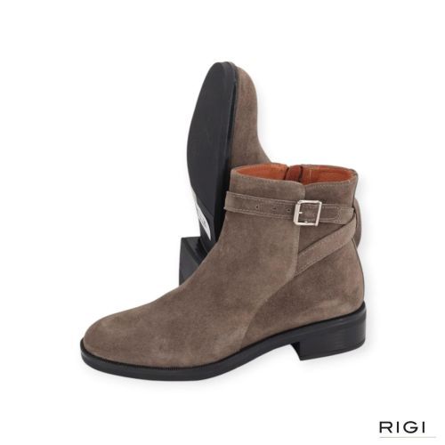 Belang BLG86 enkellaars 08541 in taupe suède voor dames. Belang BLG86 enkellaars 08541 in taupe suède voor dames.