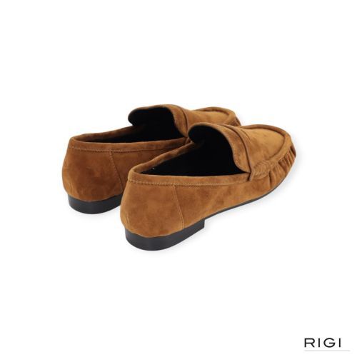 Bibi Lou Lyra Loafer dames mocassin in cognac suede leer. Bibi Lou Lyra Loafer dames mocassin in cognac suede leer.