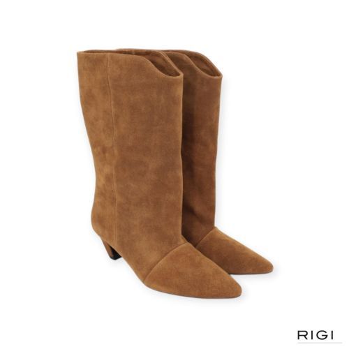 Bibi Lou Naroa enkellaars in cognac suède voor dames. Bibi Lou Naroa enkellaars in cognac suède voor dames.