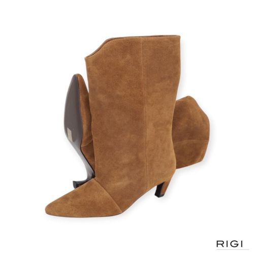 Bibi Lou Naroa enkellaars in cognac suède voor dames. Bibi Lou Naroa enkellaars in cognac suède voor dames.