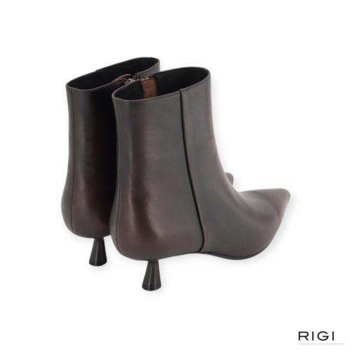 Bibi Lou Sakura Booties enkellaars in bruin leer voor dames. 