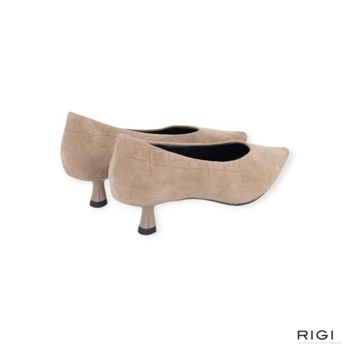 Bibi Lou Tiare dames pump in taupe suede. Bibi Lou Tiare dames pump in taupe suede.