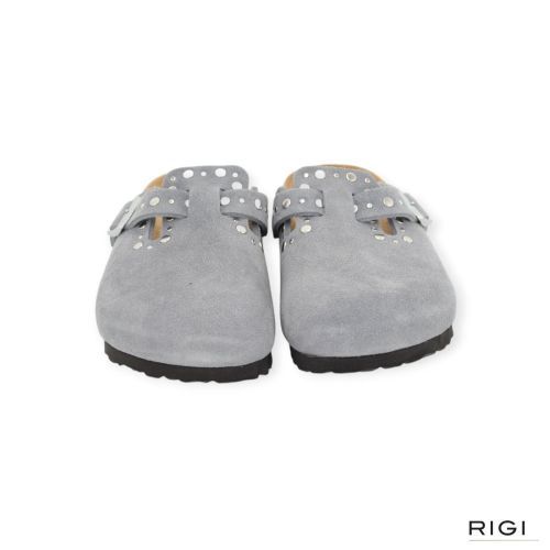 Birkenstock Boston Rivet Border muil in lichtblauw stoneblue suède met studs voor dames. 