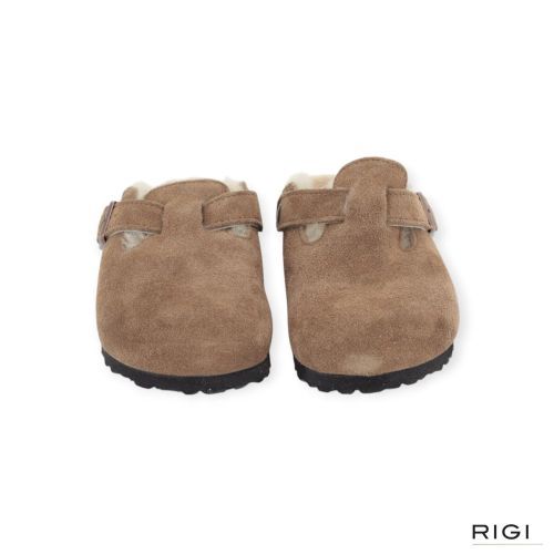 Birkenstock Boston VL Shearling muil in bruin, dark tea brown suède voor dames. Birkenstock Boston VL Shearling muil in bruin, dark tea brown suède voor dames.
