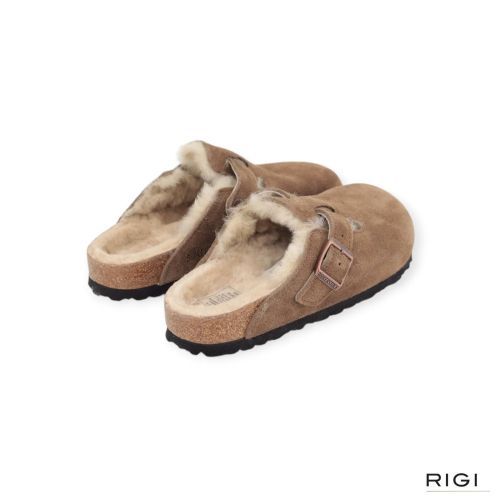 Birkenstock Boston VL Shearling muil in bruin, dark tea brown suède voor dames. Birkenstock Boston VL Shearling muil in bruin, dark tea brown suède voor dames.