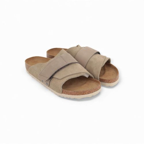 Birkenstock Kyoto unisex slipper in suede taupe. Birkenstock Kyoto unisex slipper in suede taupe.