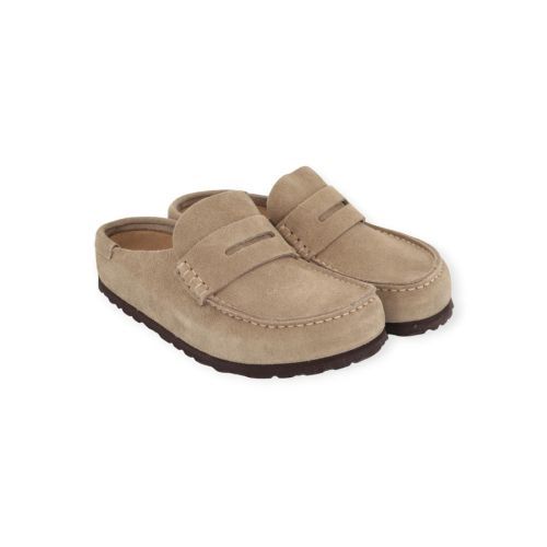 Birkenstock Naples Wrapped in taupe suède voor dames en heren. Birkenstock Naples Wrapped in taupe suède voor dames en heren.