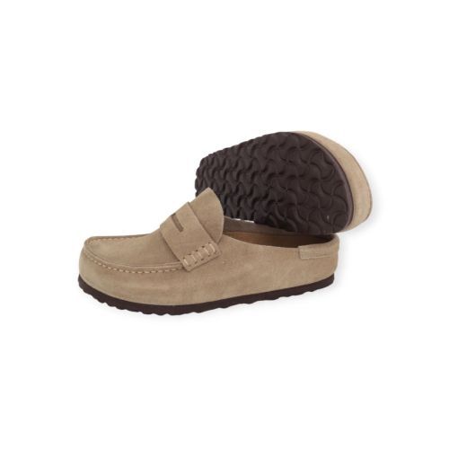 Birkenstock Naples Wrapped in taupe suède voor dames en heren. Birkenstock Naples Wrapped in taupe suède voor dames en heren.