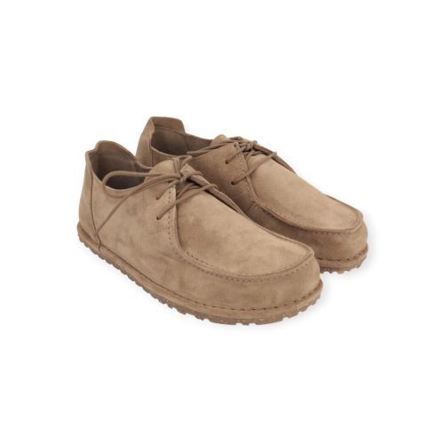 Birkenstock Utti Lace in taupe suède voor dames en heren. 
