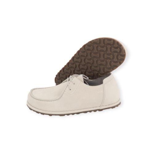 Birkenstock Utti Lace in off wit (antique white) suède voor dames. 