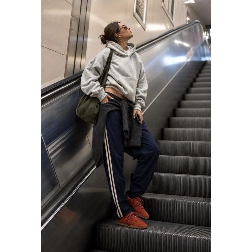 Boax Strike sneaker in rood suède voor dames. 