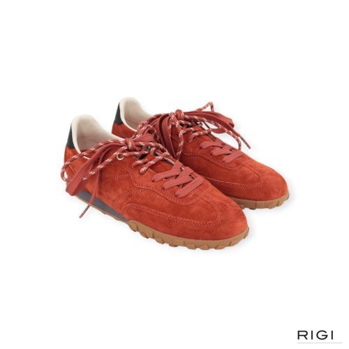 Boax Strike sneaker in rood suède voor dames. 