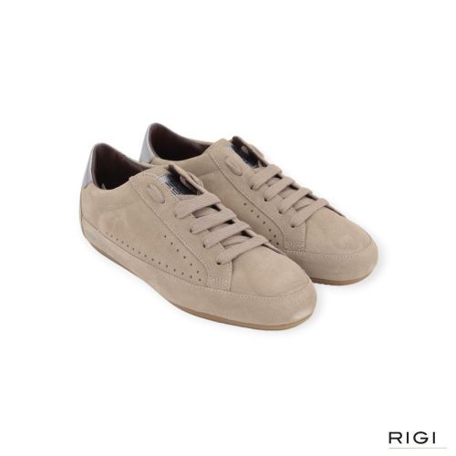 Candice Cooper Dafne dames sneaker in taupe suede leer. Candice Cooper Dafne dames sneaker in taupe suede leer.