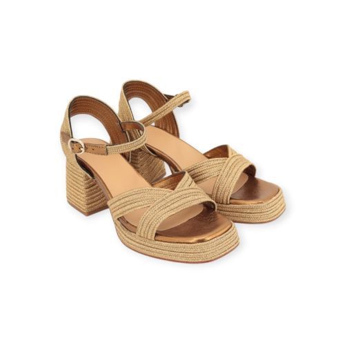 Castaner Vallita sandaal in goud voor dames. Castaner Vallita sandaal in goud voor dames.