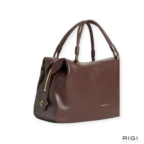 Coccinelle Lizzie E1VEP180101 medium hand-en schoudertas in bordeaux, berry voor dames in glad leer. 
