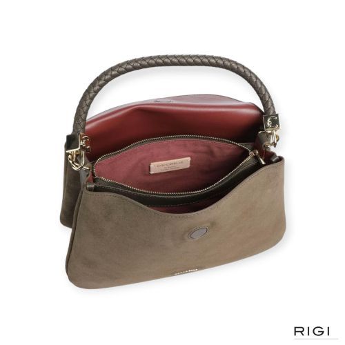 Coccinelle Tiggy Medium E1VCL180101 crossbody in taupe, fango suède voor dames. Coccinelle Tiggy Medium E1VCL180101 crossbody in taupe, fango suède voor dames.