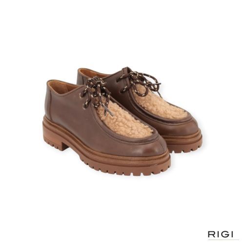 CTWLK Elias veterschoen in taupe leer met wol voor dames. CTWLK Elias veterschoen in taupe leer met wol voor dames.